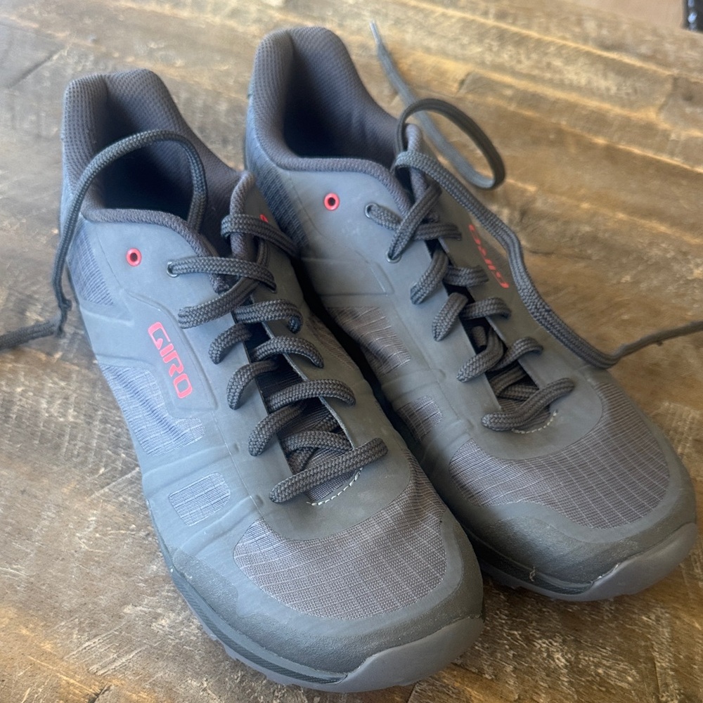 Giro Woman’s Clipless Bike / Cycling Shoes Size 42